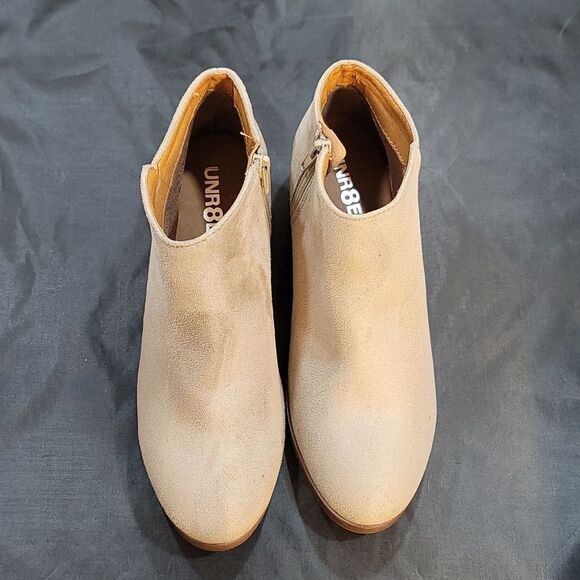 UNR8ED SIDE ZIPPER +ROUND TOE ANKLE BOOTIE - Picture 5 of 15